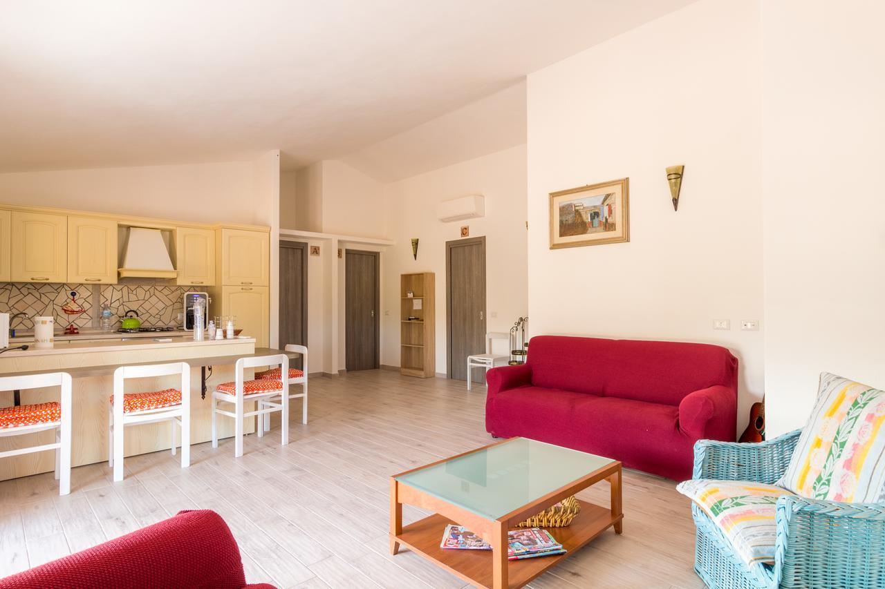 Molti Mari B&B Resort オルビア エクステリア 写真