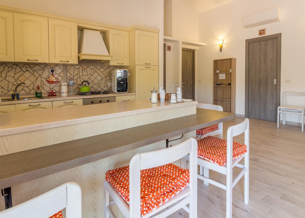 Molti Mari B&B Resort オルビア エクステリア 写真