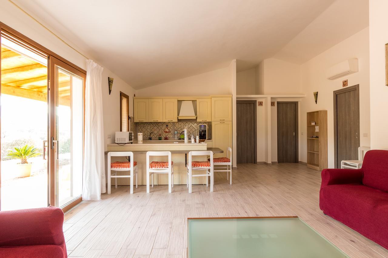 Molti Mari B&B Resort オルビア エクステリア 写真